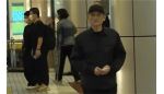 徐克深夜医院门口回应施南生离世：她坚持到生命最后一刻，在亲友陪伴下安详离开 